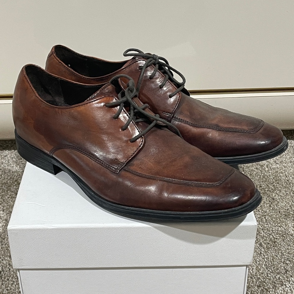Men’s Cole Haan Nikeair men’s dress shoes.  Size  8.